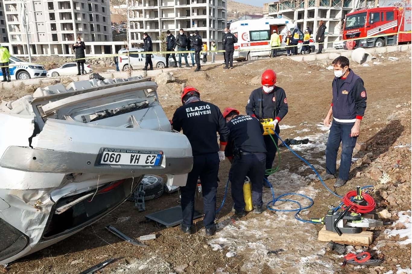 Elazığ’da trafik kazası: 1 ölü 1 yaralı